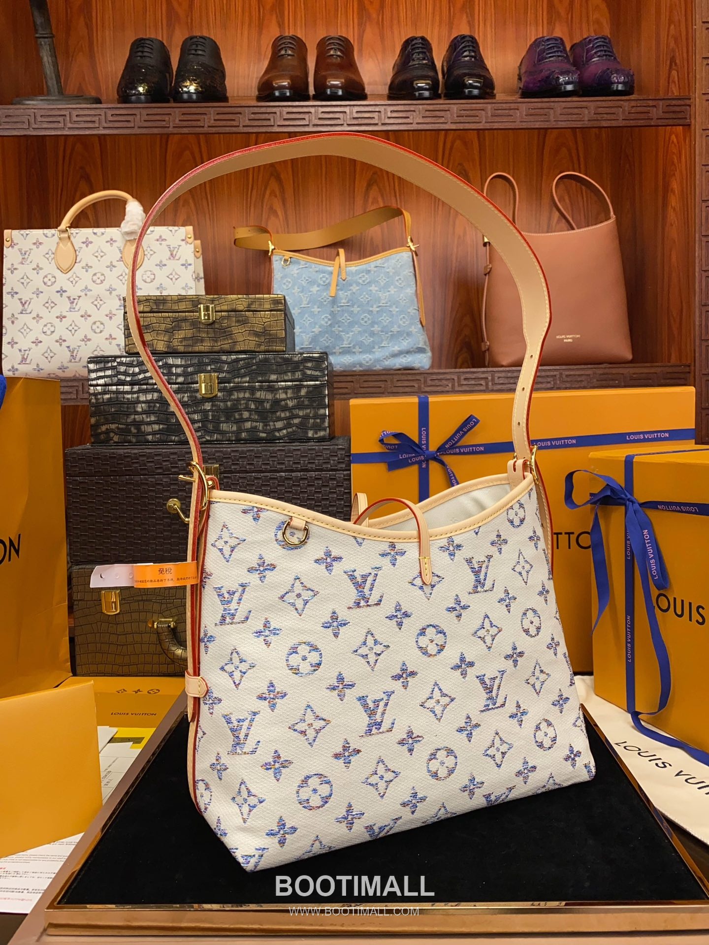 Louis Vuitton CarryAll PM Monogram Jacquard Textile Leather Trim Tote Bag with Gradient Pattern Mirror Charm 루이비통 캐리올 PM 자카드 텍스타일 레더 트림 토트백 그라데이션 미러 참 M24707 29cm 11