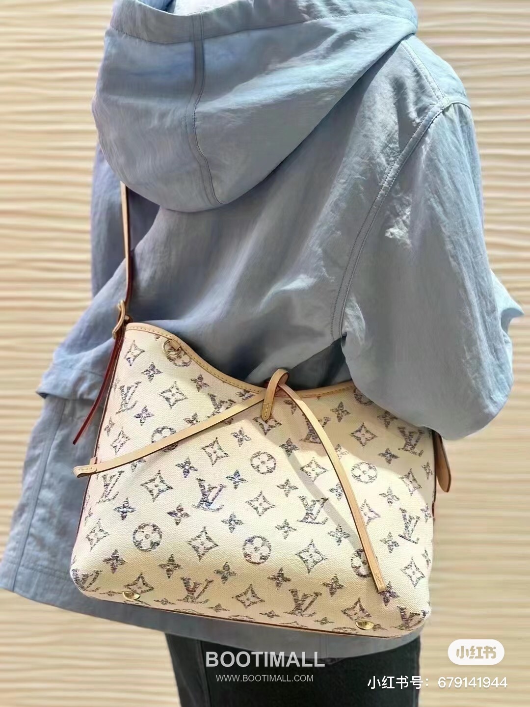 Louis Vuitton CarryAll PM Monogram Jacquard Textile Leather Trim Tote Bag with Gradient Pattern Mirror Charm 루이비통 캐리올 PM 자카드 텍스타일 레더 트림 토트백 그라데이션 미러 참 M24707 29cm 22