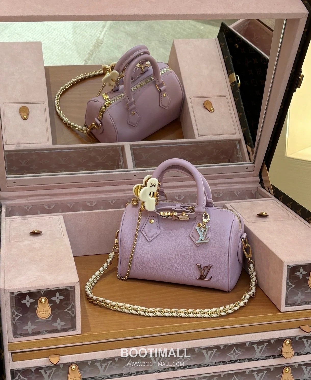 Louis Vuitton Speedy 18 Calfskin Leather Mini Boston Bag with Strap Charm Detail 루이비통 스피디18 카프스킨 미니 보스턴백 스트랩 참 디테일 M24598 18cm 5