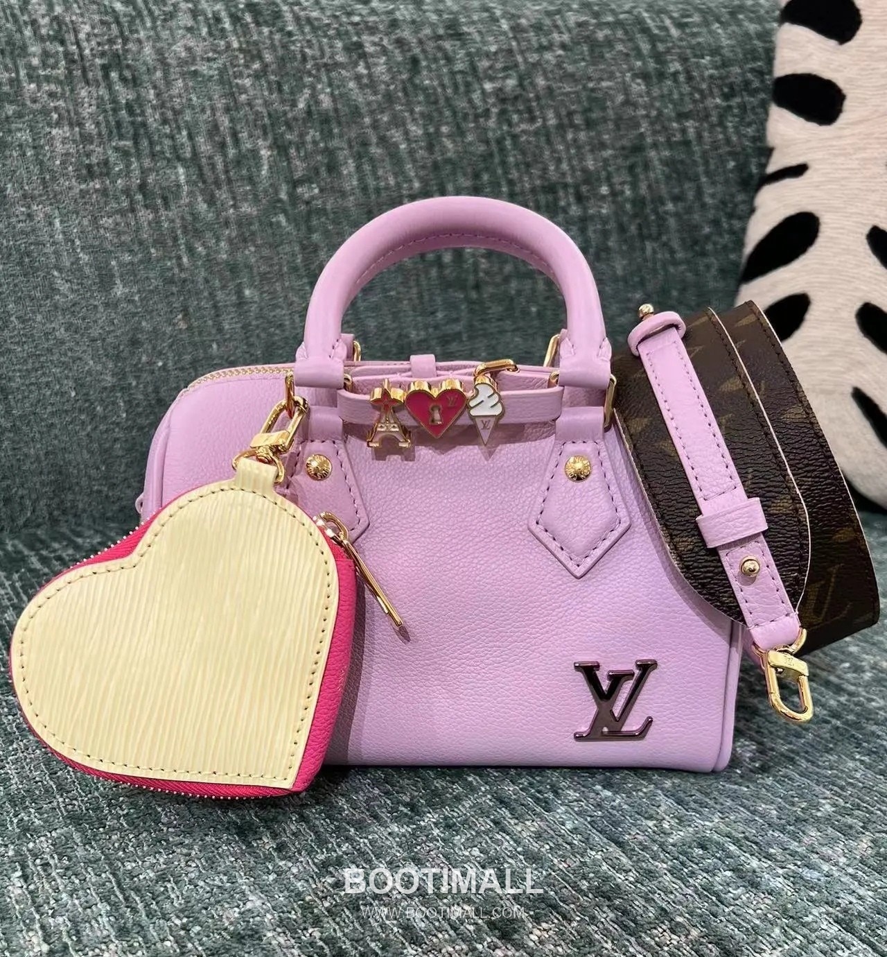 Louis Vuitton Speedy 18 Calfskin Leather Mini Boston Bag with Strap Charm Detail 루이비통 스피디18 카프스킨 미니 보스턴백 스트랩 참 디테일 M24598 18cm 9