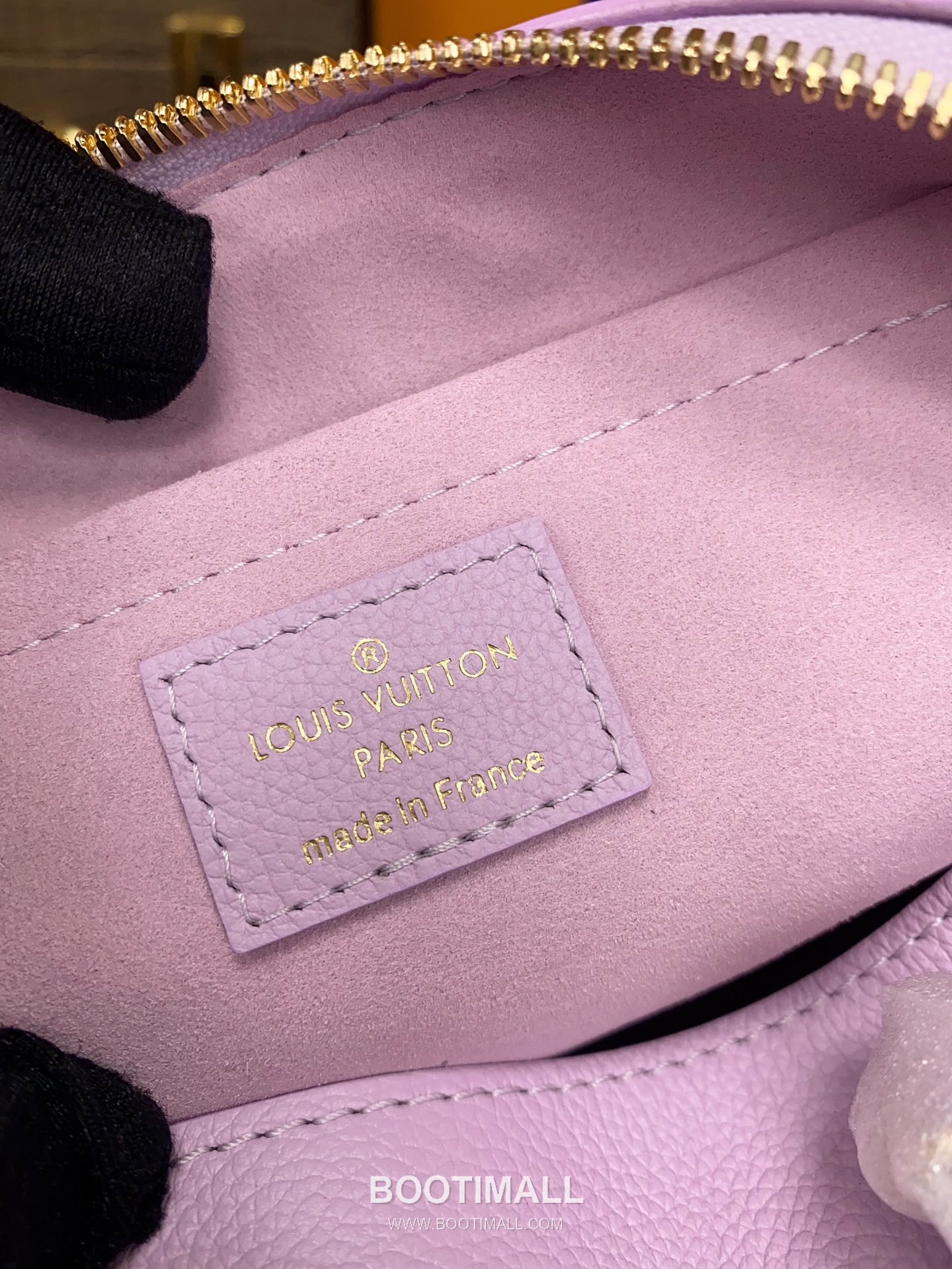 Louis Vuitton Speedy 18 Calfskin Leather Mini Boston Bag with Strap Charm Detail 루이비통 스피디18 카프스킨 미니 보스턴백 스트랩 참 디테일 M24598 18cm 18