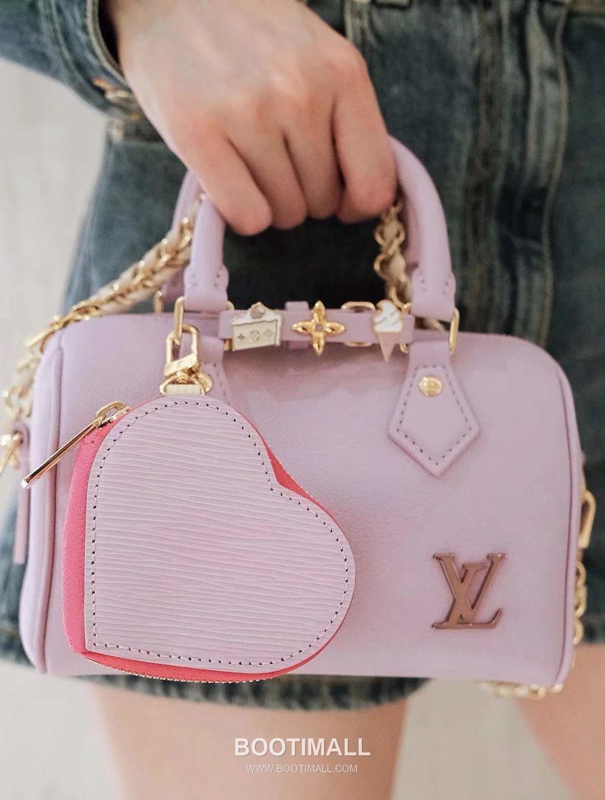 Louis Vuitton Speedy 18 Calfskin Leather Mini Boston Bag with Strap Charm Detail 루이비통 스피디18 카프스킨 미니 보스턴백 스트랩 참 디테일 M24598 18cm 23