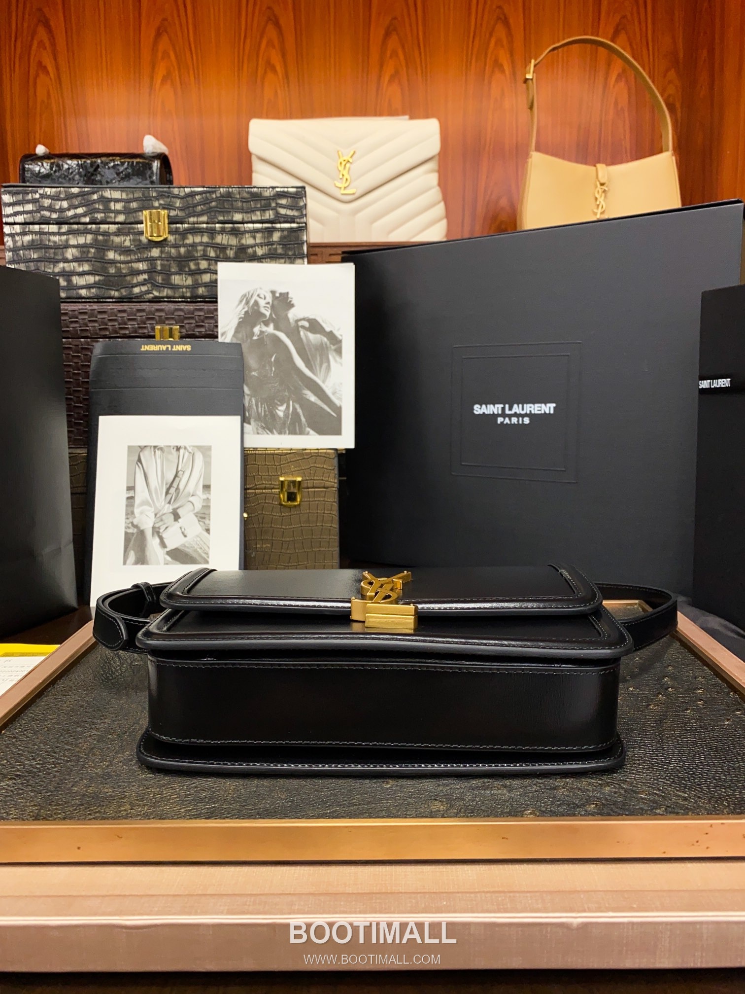 Saint Laurent Monogram Medium Grain Leather Flap Shoulder Bag with YSL Turn Lock 루이생로랑 모노그램 그레인 레더 플랩 숄더백 YSL 턴락 634305 23cm 13