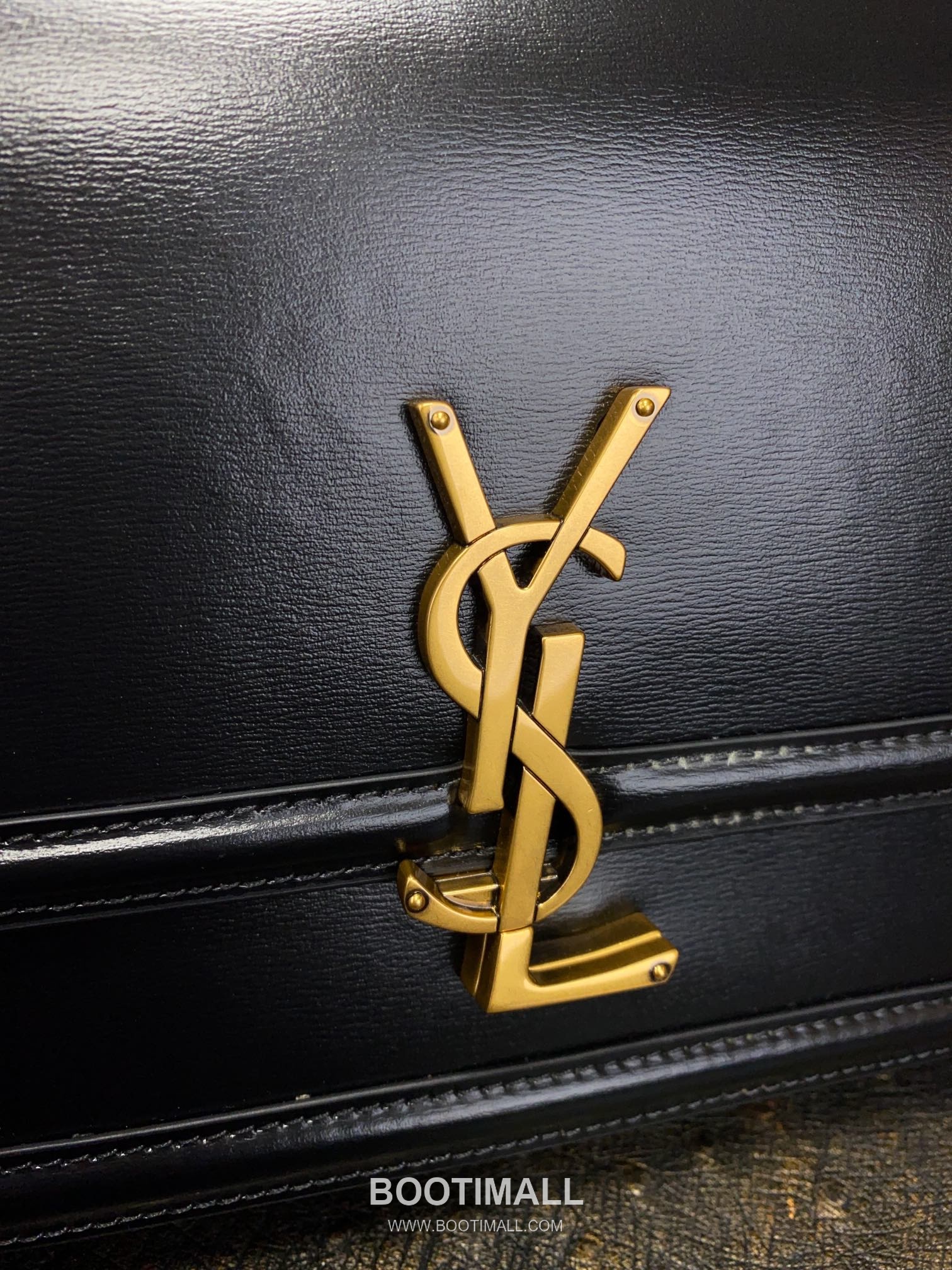 Saint Laurent Monogram Medium Grain Leather Flap Shoulder Bag with YSL Turn Lock 루이생로랑 모노그램 그레인 레더 플랩 숄더백 YSL 턴락 634305 23cm 14