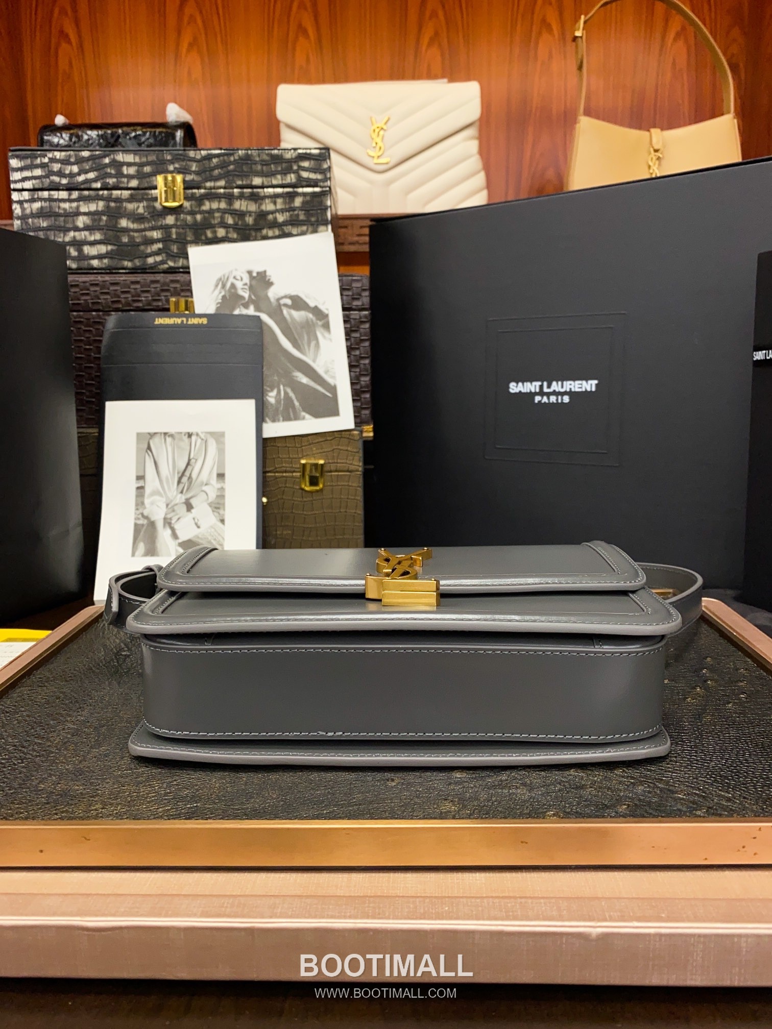 Saint Laurent Monogram Medium Grain Leather Flap Shoulder Bag with YSL Turn Lock 루이생로랑 모노그램 그레인 레더 플랩 숄더백 YSL 턴락 634305 23cm 4