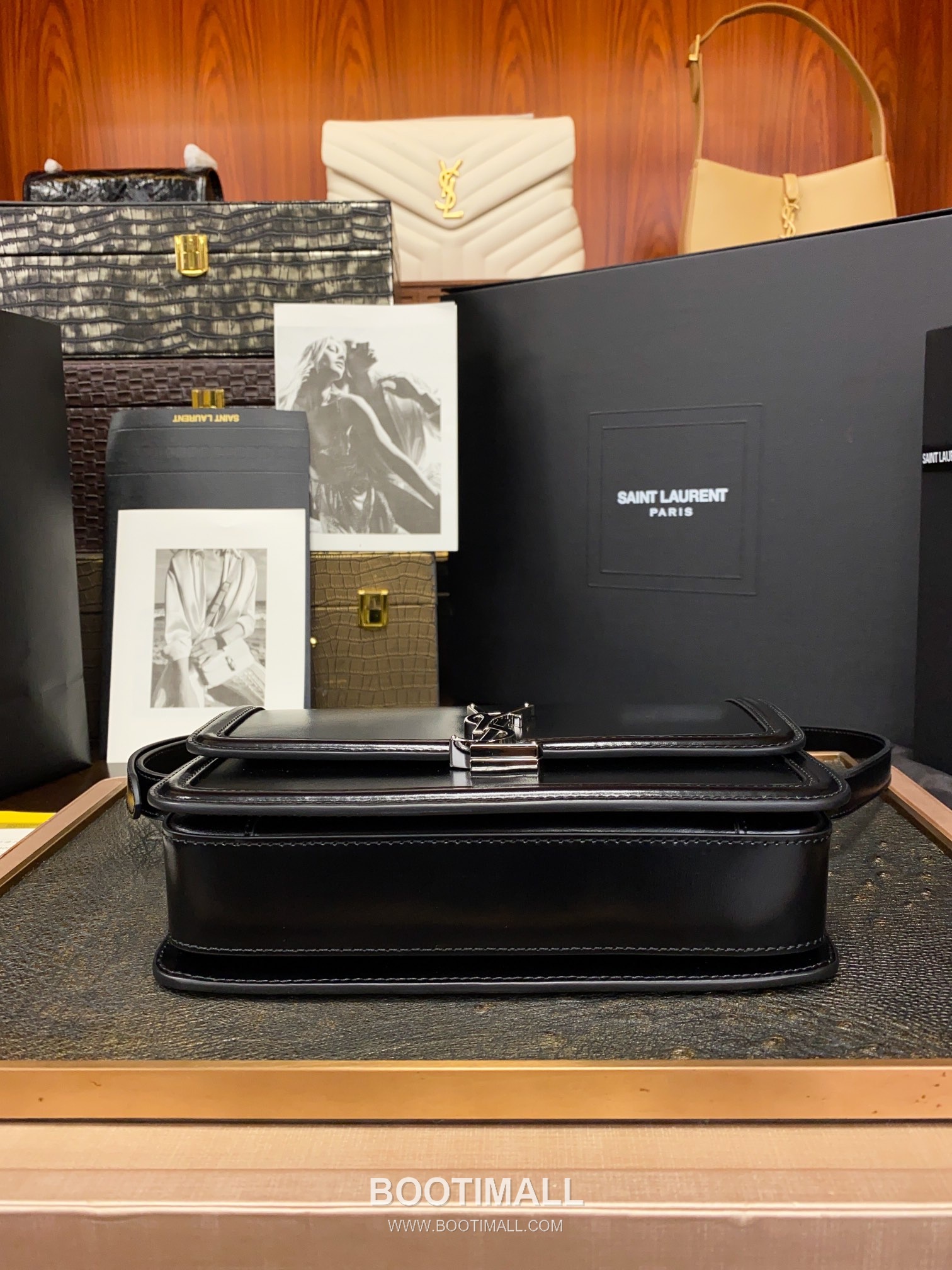 Saint Laurent Monogram Medium Grain Leather Flap Shoulder Bag with YSL Turn Lock 루이생로랑 모노그램 그레인 레더 플랩 숄더백 YSL 턴락 634305 23cm 4