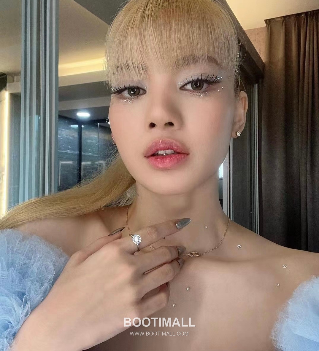 Celine Triomphe Brass Gold Plated Necklace with Crystal Logo Pendant 셀린느 트리옹프 황동 베이스 금도금 네클리스 크리스탈 로고 펜던트 2