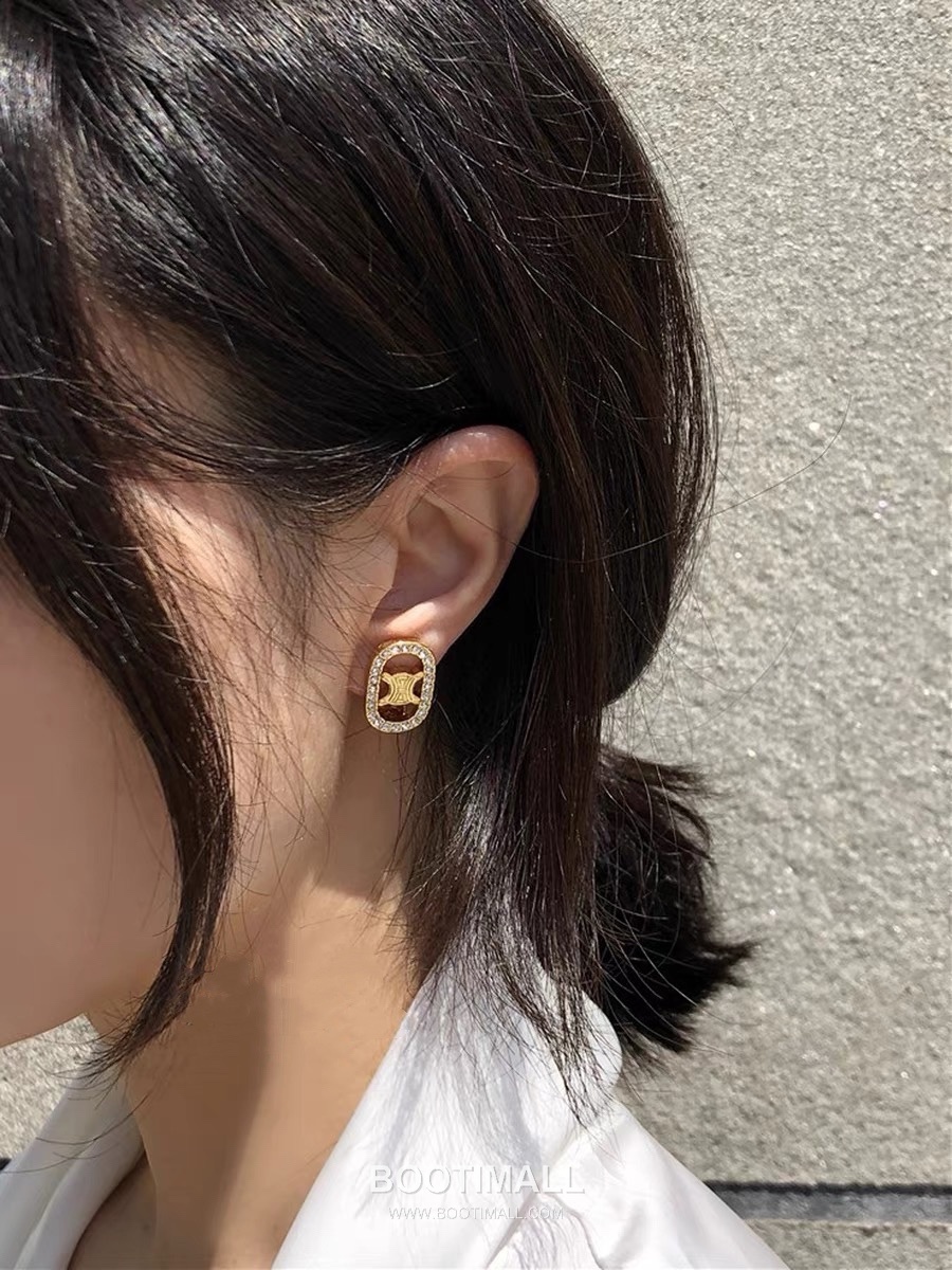 Celine Triomphe Brass Gold Plated Earring with Rectangle Logo Stud 셀린느 트리옹프 황동 베이스 금도금 이어링 직사각 로고 스터드 5