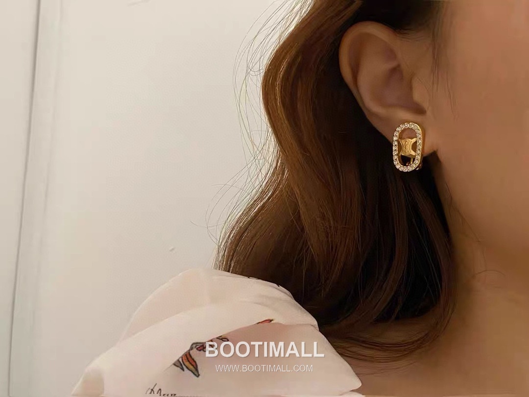 Celine Triomphe Brass Gold Plated Earring with Rectangle Logo Stud 셀린느 트리옹프 황동 베이스 금도금 이어링 직사각 로고 스터드 7