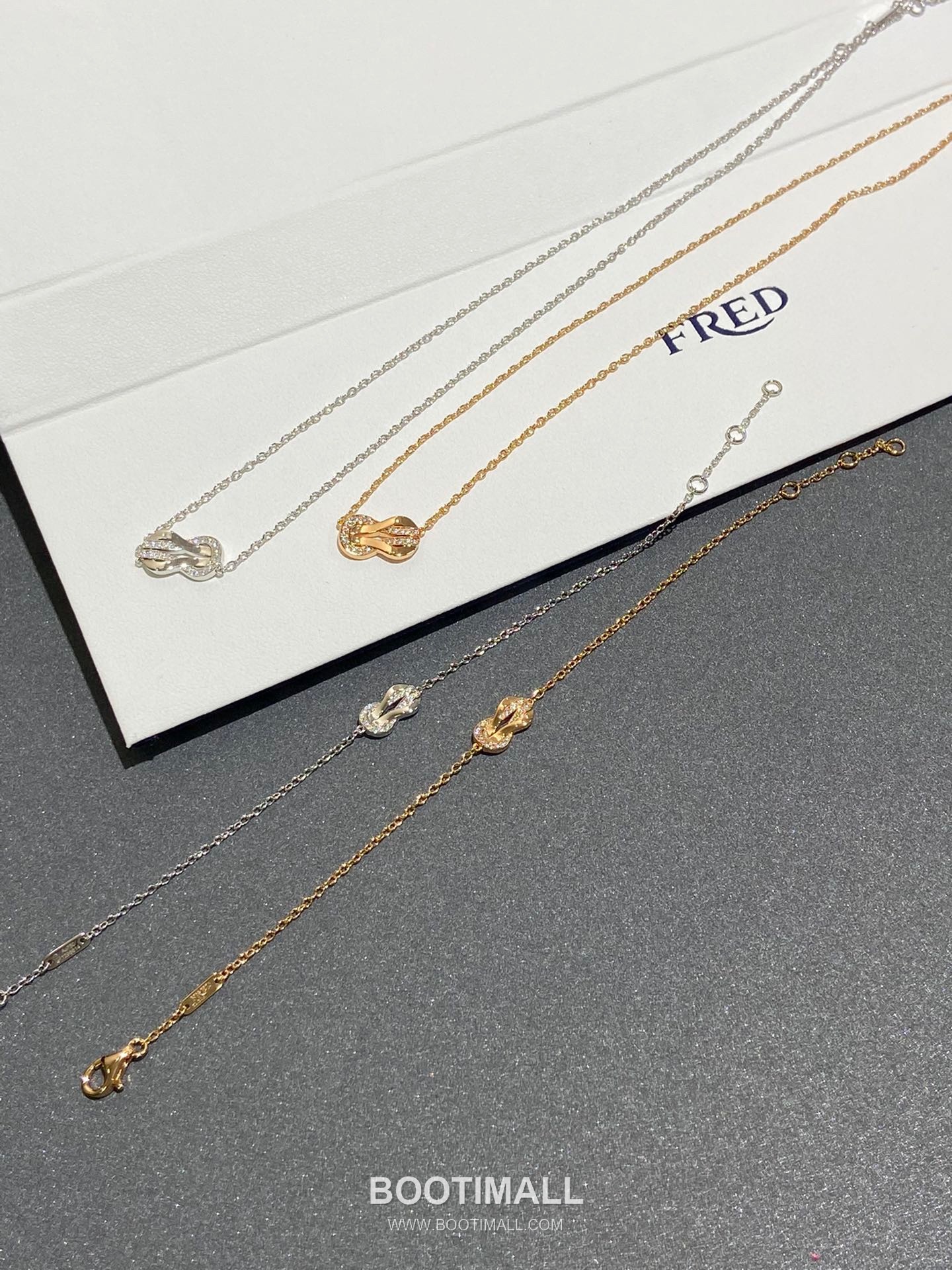 Fred Chance Infinie Brass Gold Plated Bracelet with Infinity Knot Motif 프레드 샹스 인피니 황동 베이스 금도금 브레이슬릿 인피니티 매듭 모티프 1