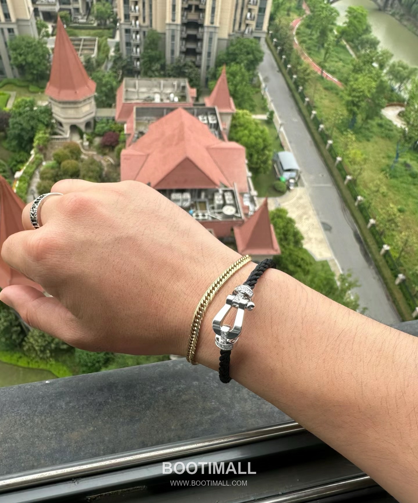 Fred Saddle Sterling Silver 925 Bracelet with Black Nylon Cord and Crystal Horseshoe 프레드 새들 스털링 실버 925 브레이슬릿 블랙 나일론 코드 크리스탈 말굽 모티프 1