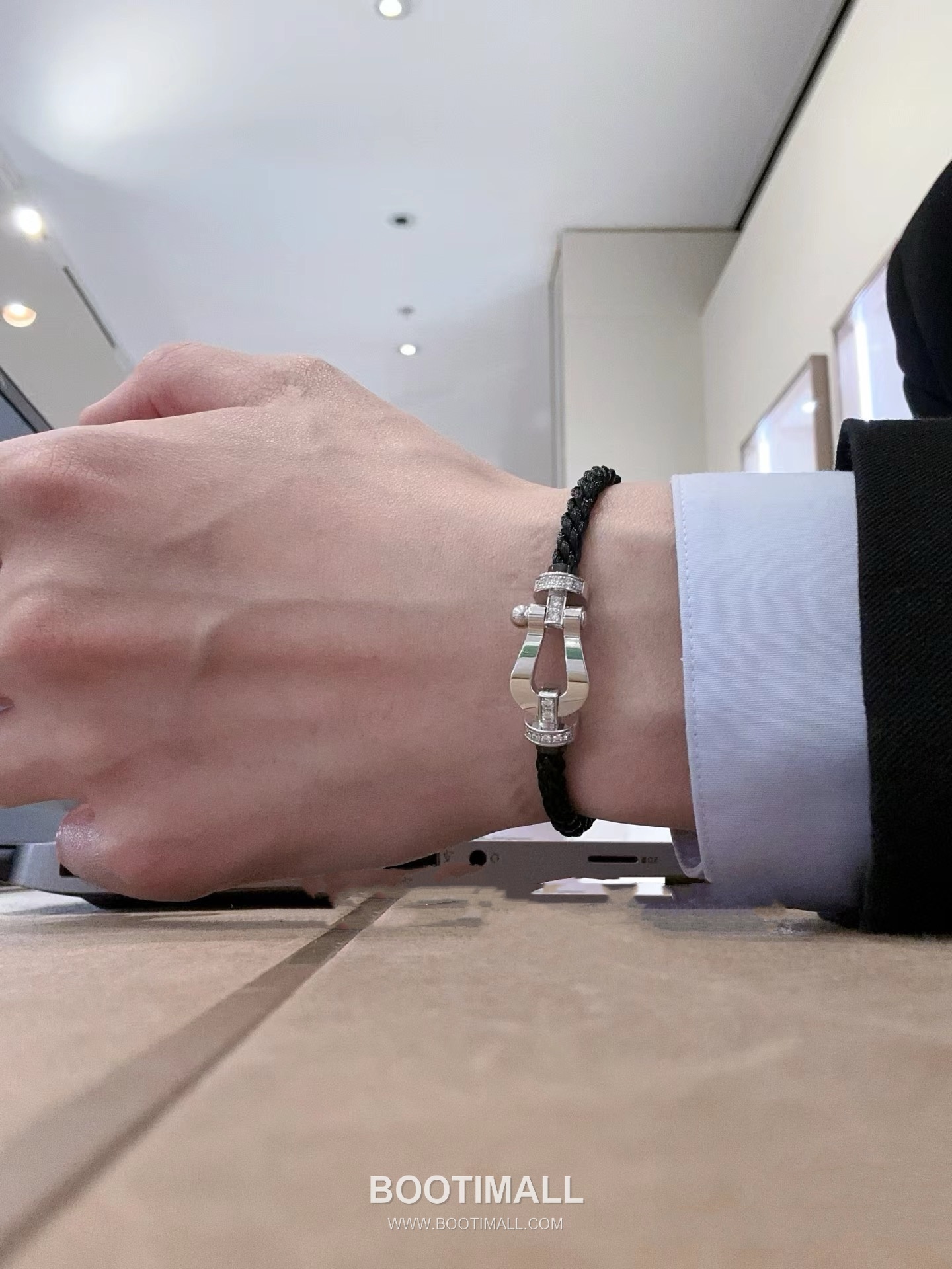 Fred Saddle Sterling Silver 925 Bracelet with Black Nylon Cord and Crystal Horseshoe 프레드 새들 스털링 실버 925 브레이슬릿 블랙 나일론 코드 크리스탈 말굽 모티프 5