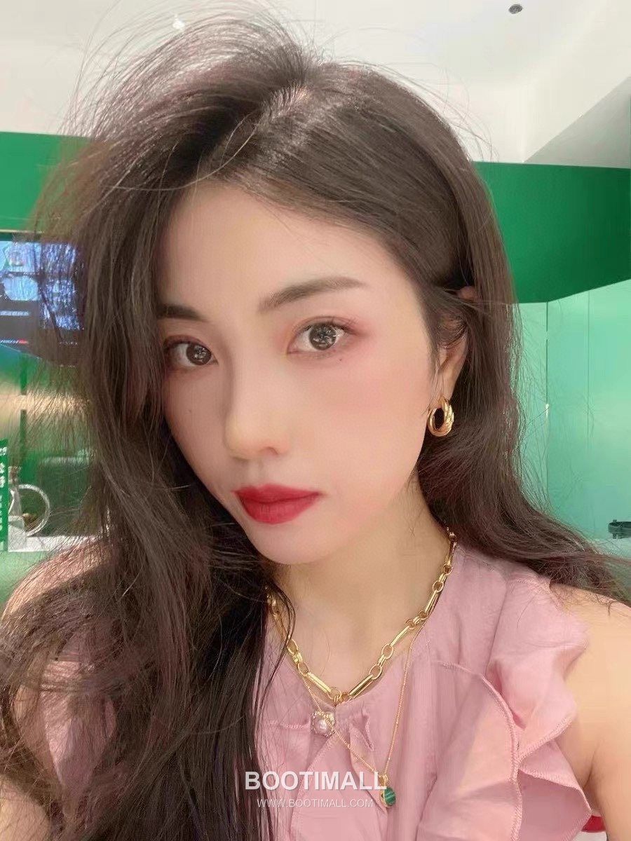 Celine Brass Gold Plated Earring with Triple Hoop Design 셀린느 황동 베이스 금도금 이어링 트리플 후프 디자인 1