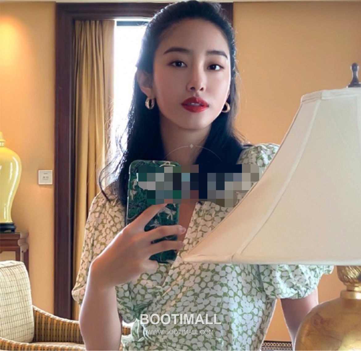 Celine Brass Gold Plated Earring with Triple Hoop Design 셀린느 황동 베이스 금도금 이어링 트리플 후프 디자인 4