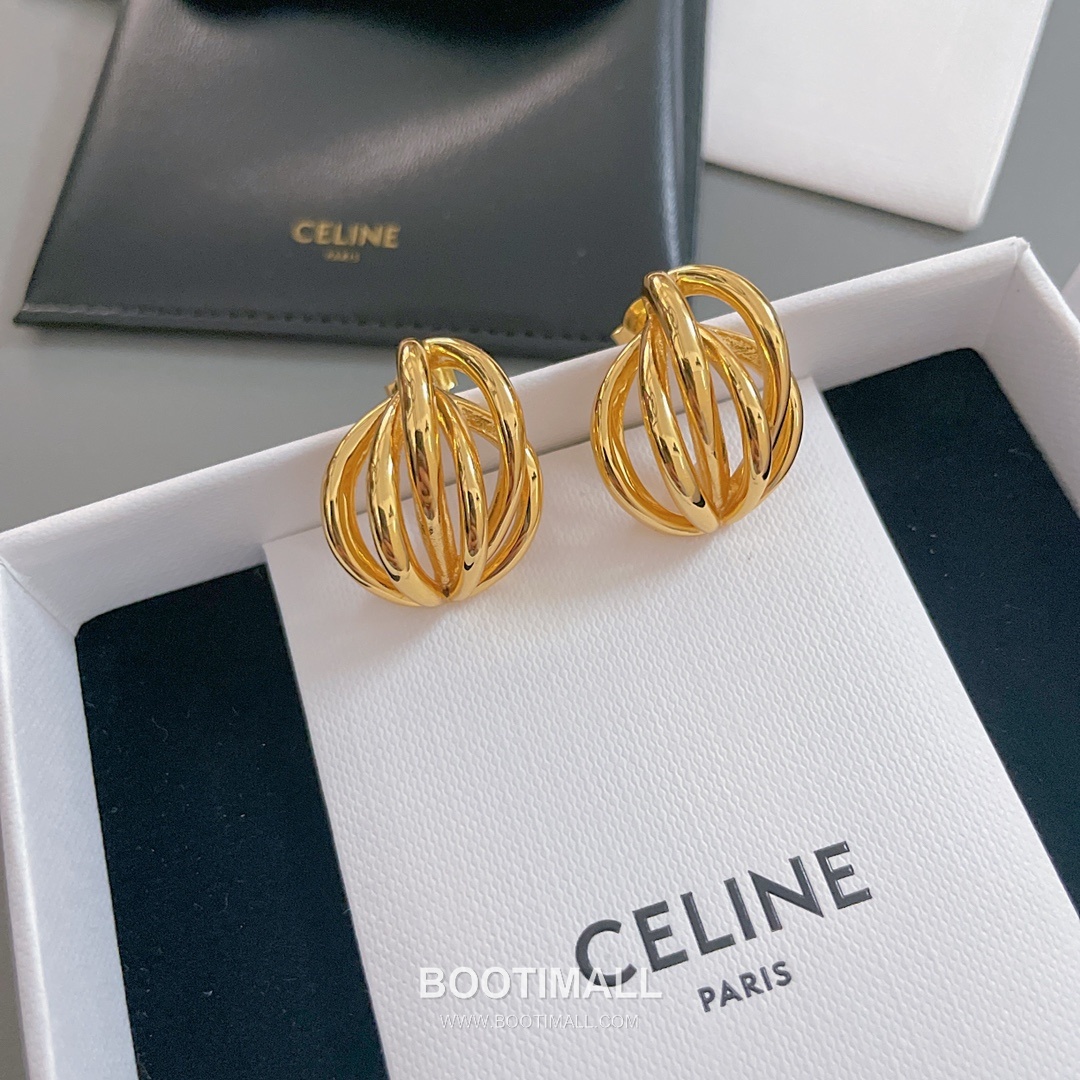 Celine Brass Gold Plated Earring with Openwork Design 셀린느 황동 베이스 금도금 이어링 오픈워크 디자인 10