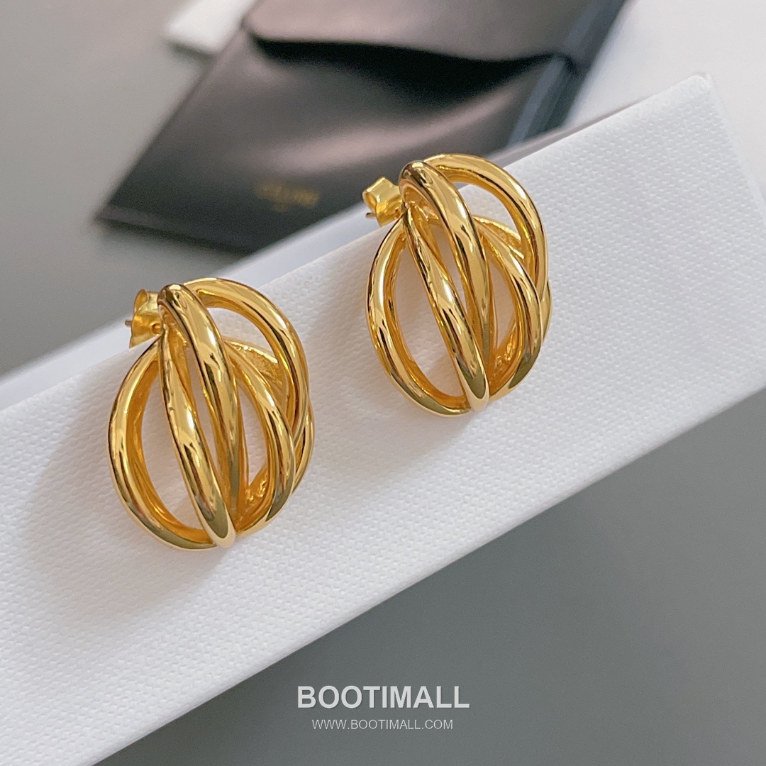 Celine Brass Gold Plated Earring with Openwork Design 셀린느 황동 베이스 금도금 이어링 오픈워크 디자인 12