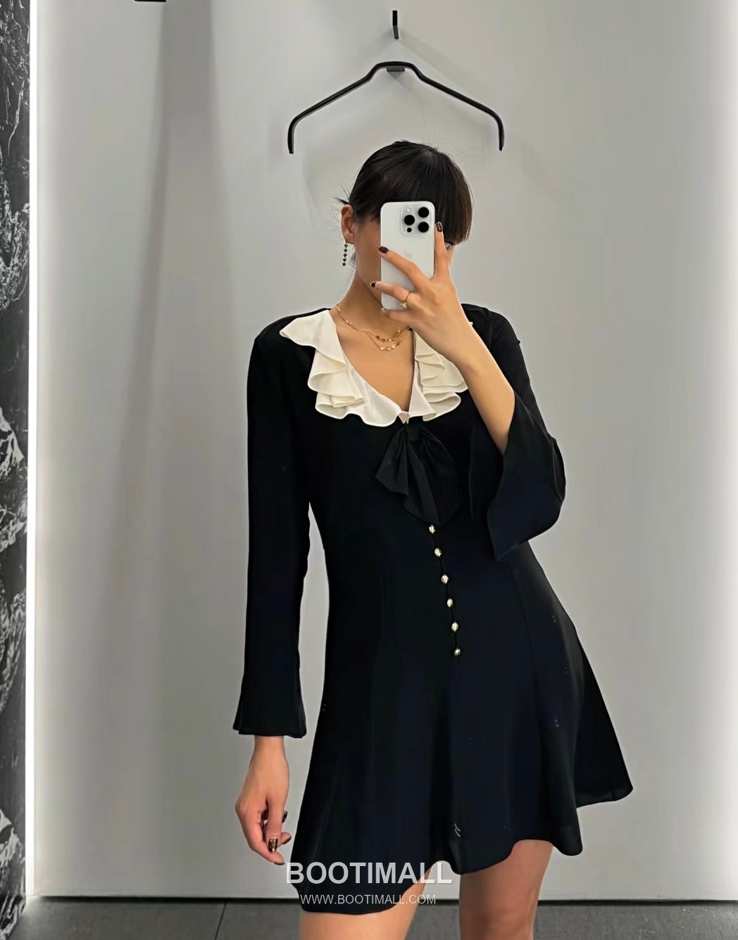 Celine Brass Gold Plated Earring with Multi Heart Stud Design 셀린느 황동 베이스 금도금 이어링 멀티 하트 스터드 디자인 2