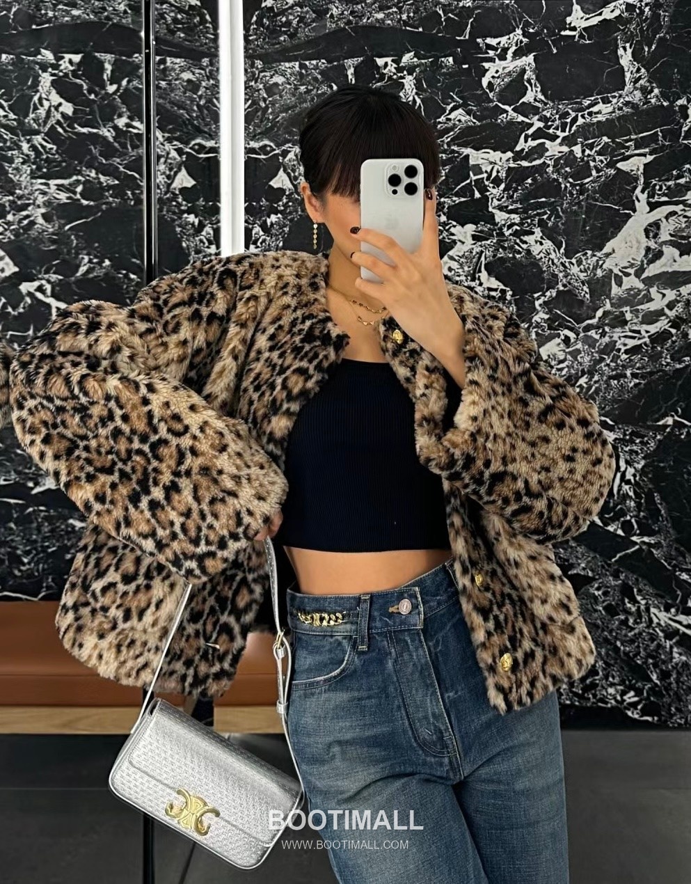 Celine Brass Gold Plated Earring with Multi Heart Stud Design 셀린느 황동 베이스 금도금 이어링 멀티 하트 스터드 디자인 5