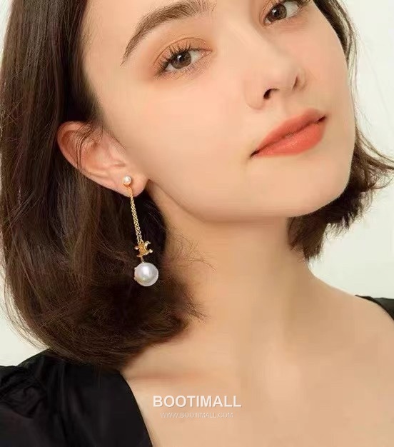Celine Triomphe Brass Gold Plated Earring with Double Chain Logo Pendant Bead 셀린느 트리옹프 황동 베이스 금도금 이어링 더블 체인 로고 펜던트 비드 5