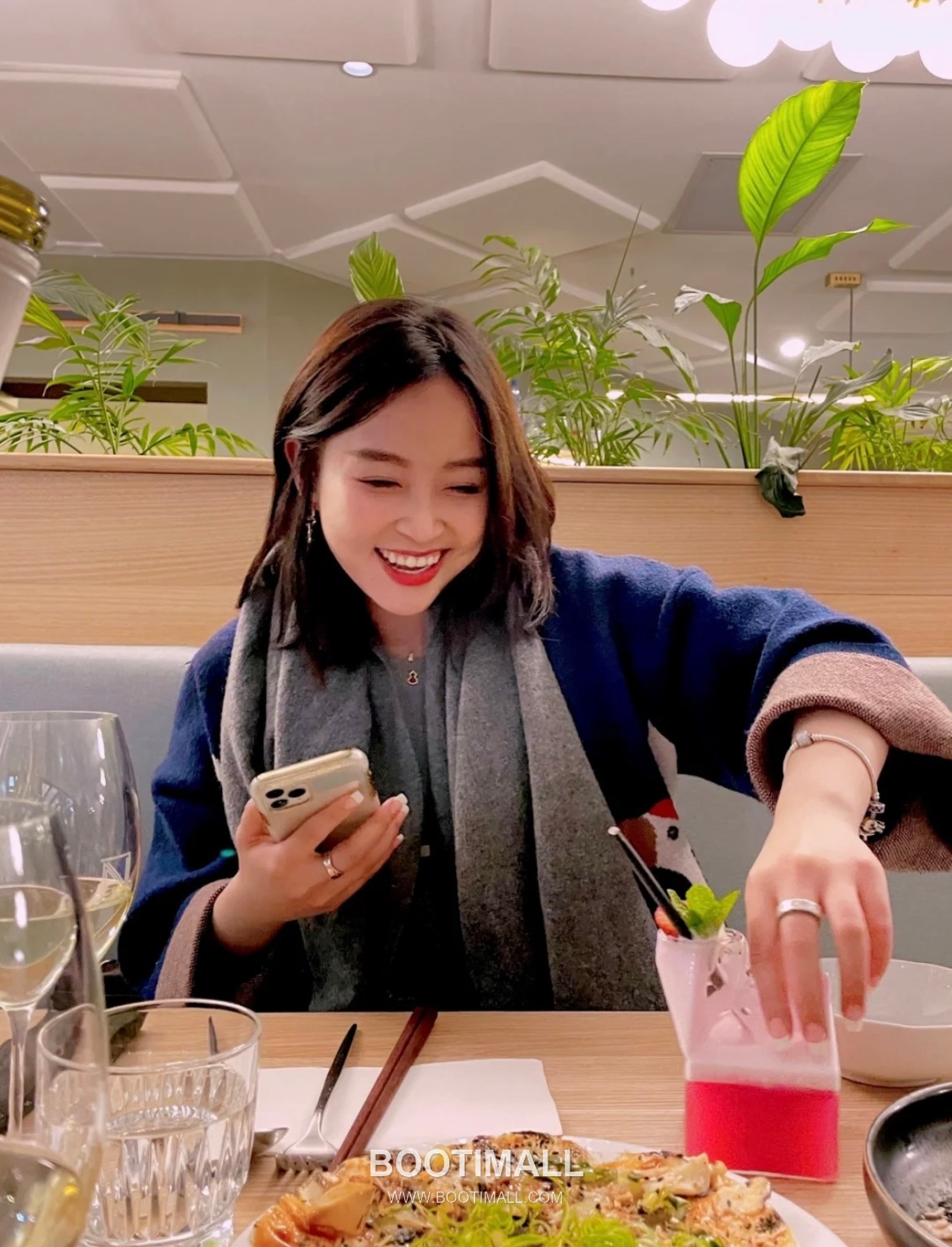 Qeelin Wulu Brass Gold Plated Necklace with Double Gourd Pendant Chalcedony Diamond 키린 울루 황동 베이스 금도금 네클리스 더블 호리병 펜던트 옥수 다이아 1