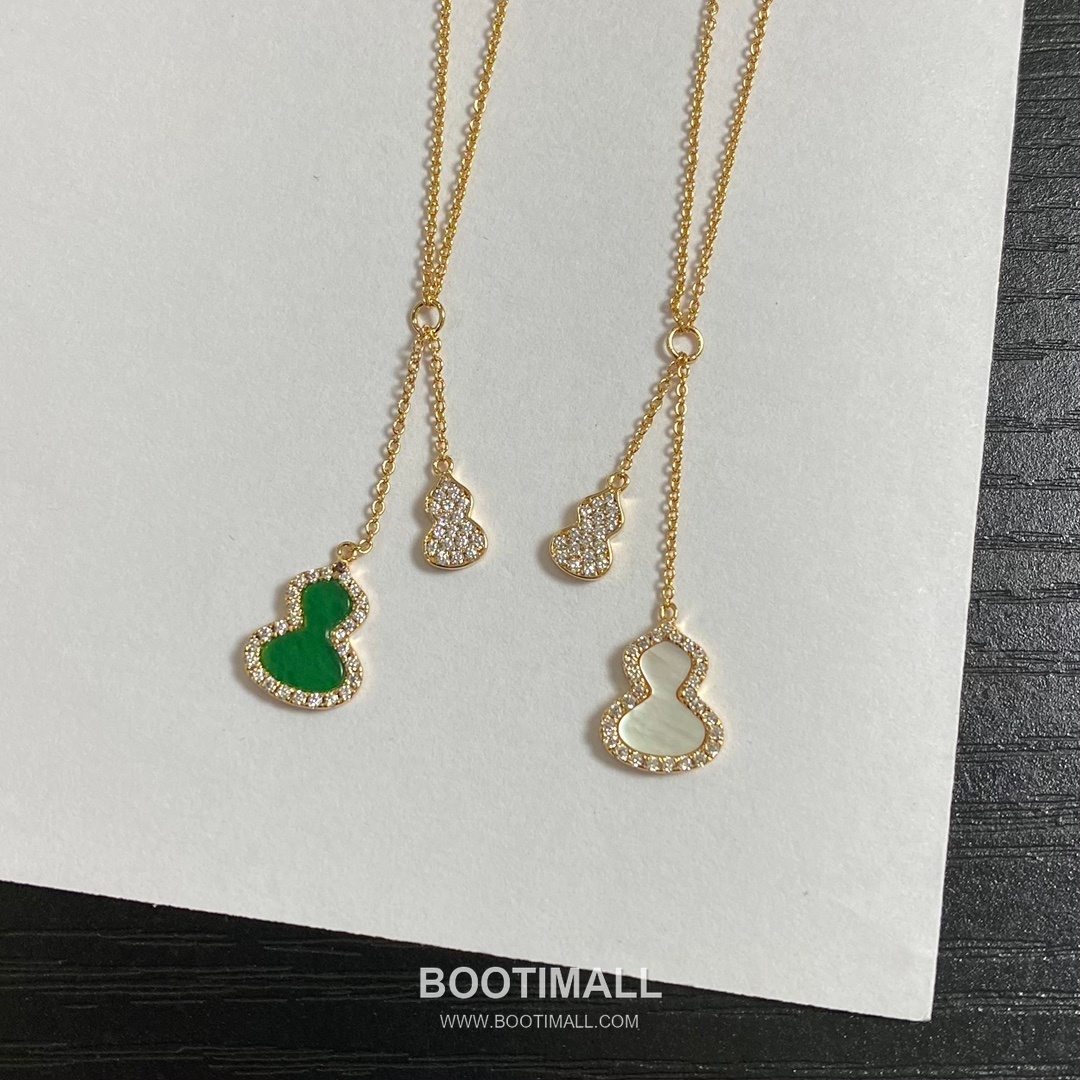 Qeelin Wulu Brass Gold Plated Necklace with Double Gourd Pendant Chalcedony Diamond 키린 울루 황동 베이스 금도금 네클리스 더블 호리병 펜던트 옥수 다이아 17