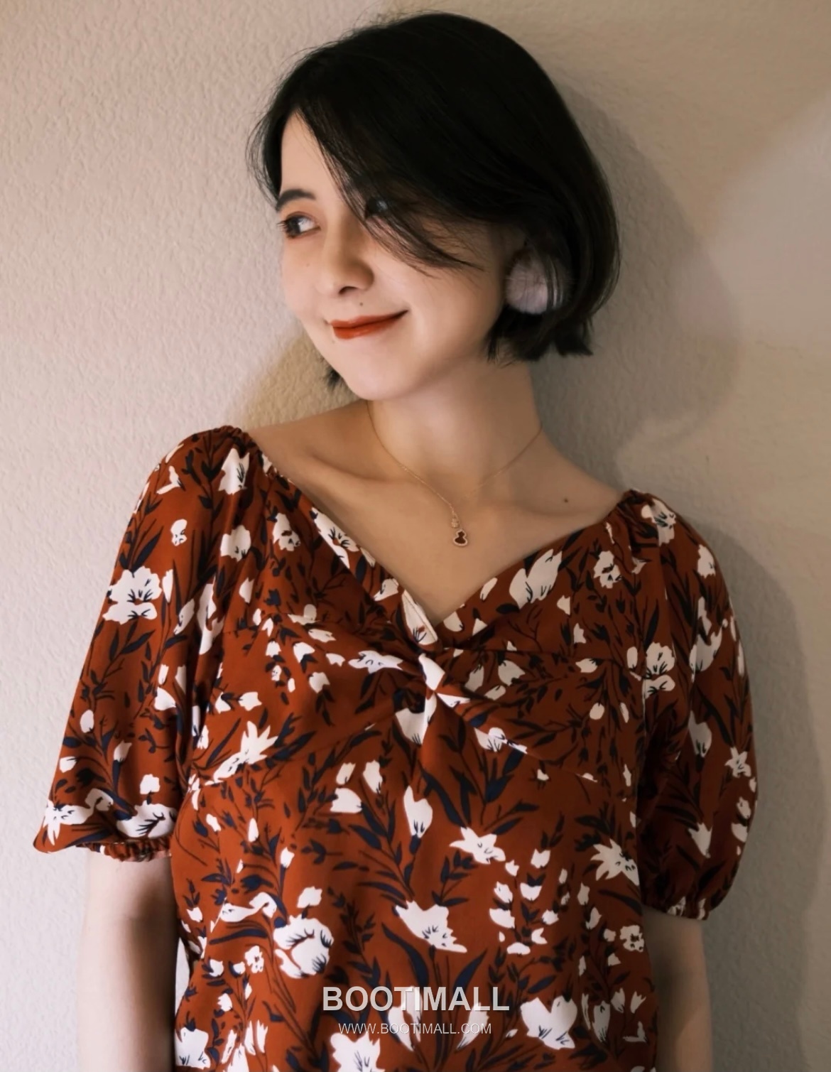 Qeelin Wulu Brass Gold Plated Necklace with Double Gourd Pendant Chalcedony Diamond 기린 울루 황동 베이스 금도금 네클리스 더블 호리병 펜던트 옥수 다이아 3