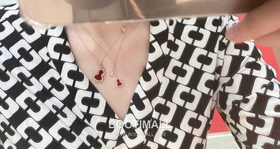 Qeelin Wulu Brass Gold Plated Necklace with Double Gourd Pendant Chalcedony Diamond 기린 울루 황동 베이스 금도금 네클리스 더블 호리병 펜던트 옥수 다이아 6