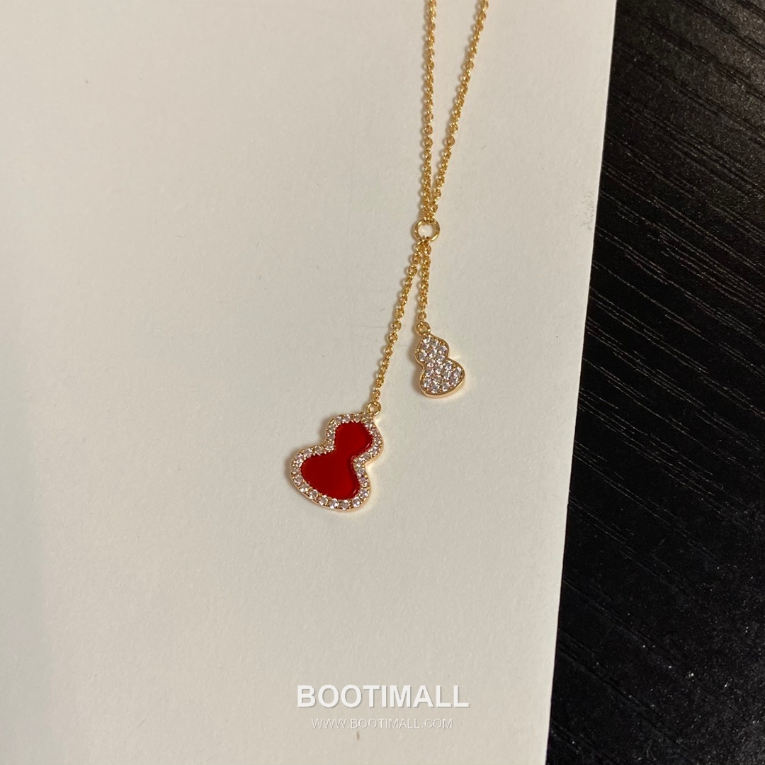 Qeelin Wulu Brass Gold Plated Necklace with Double Gourd Pendant Chalcedony Diamond 기린 울루 황동 베이스 금도금 네클리스 더블 호리병 펜던트 옥수 다이아 12