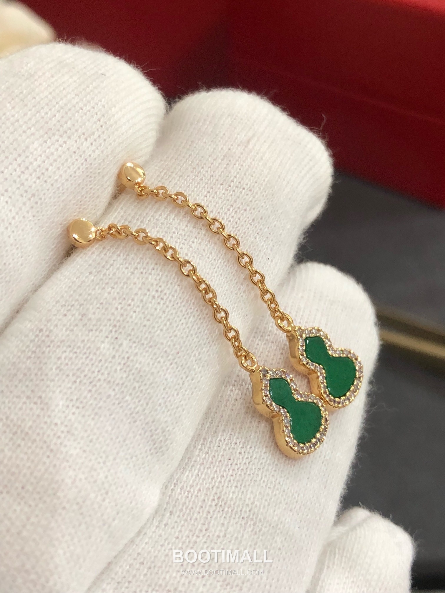 Qeelin Wulu Brass Gold Plated Earring with Mini Long Gourd Pendant Chalcedony Diamond 키린 울루 황동 베이스 금도금 이어링 미니 롱 호리병 펜던트 옥수 다이아 6