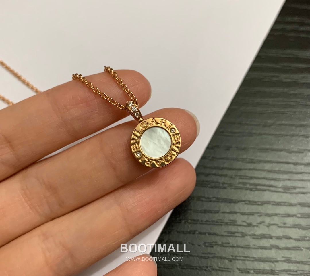 Bvlgari Brass Gold Plated Necklace with Double Sided Disc Pendant Onyx Mother of Pearl 불가리 황동 베이스 금도금 네클리스 더블 사이드 디스크 펜던트 오닉스 자개 13