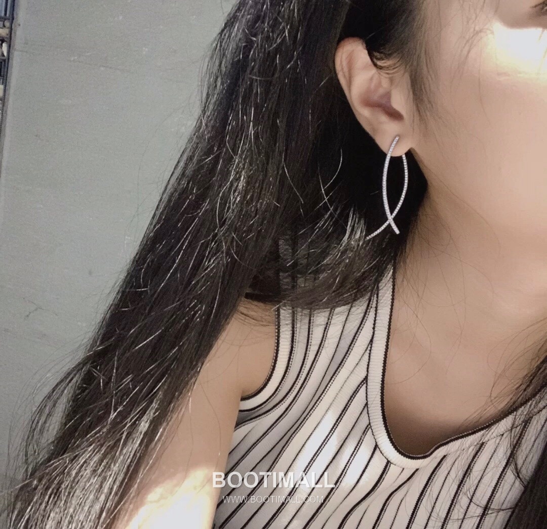 APM Monaco Sterling Silver 925 Gold Plated Earring with Line Design Stud 에이피엠모나코 스털링 실버 925 금도금 이어링 라인 디자인 스터드 2