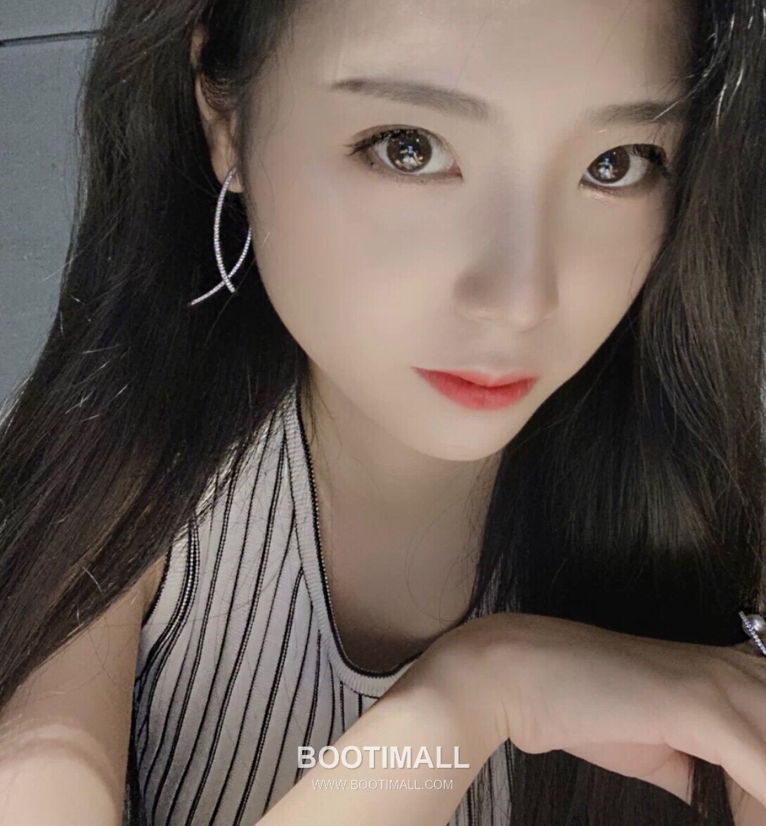 APM Monaco Sterling Silver 925 Gold Plated Earring with Line Design Stud 에이피엠모나코 스털링 실버 925 금도금 이어링 라인 디자인 스터드 3