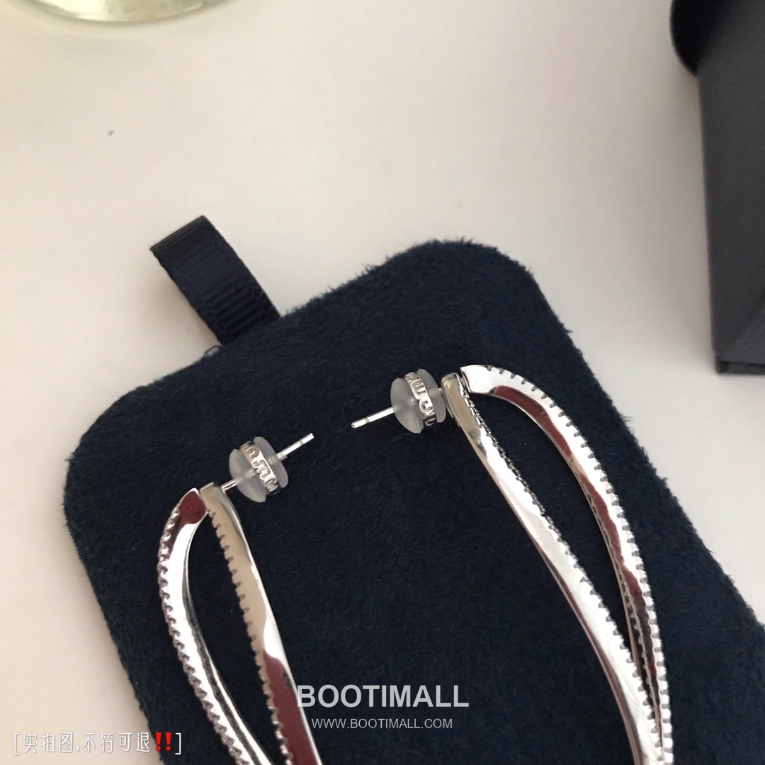 APM Monaco Sterling Silver 925 Gold Plated Earring with Line Design Stud 에이피엠모나코 스털링 실버 925 금도금 이어링 라인 디자인 스터드 9