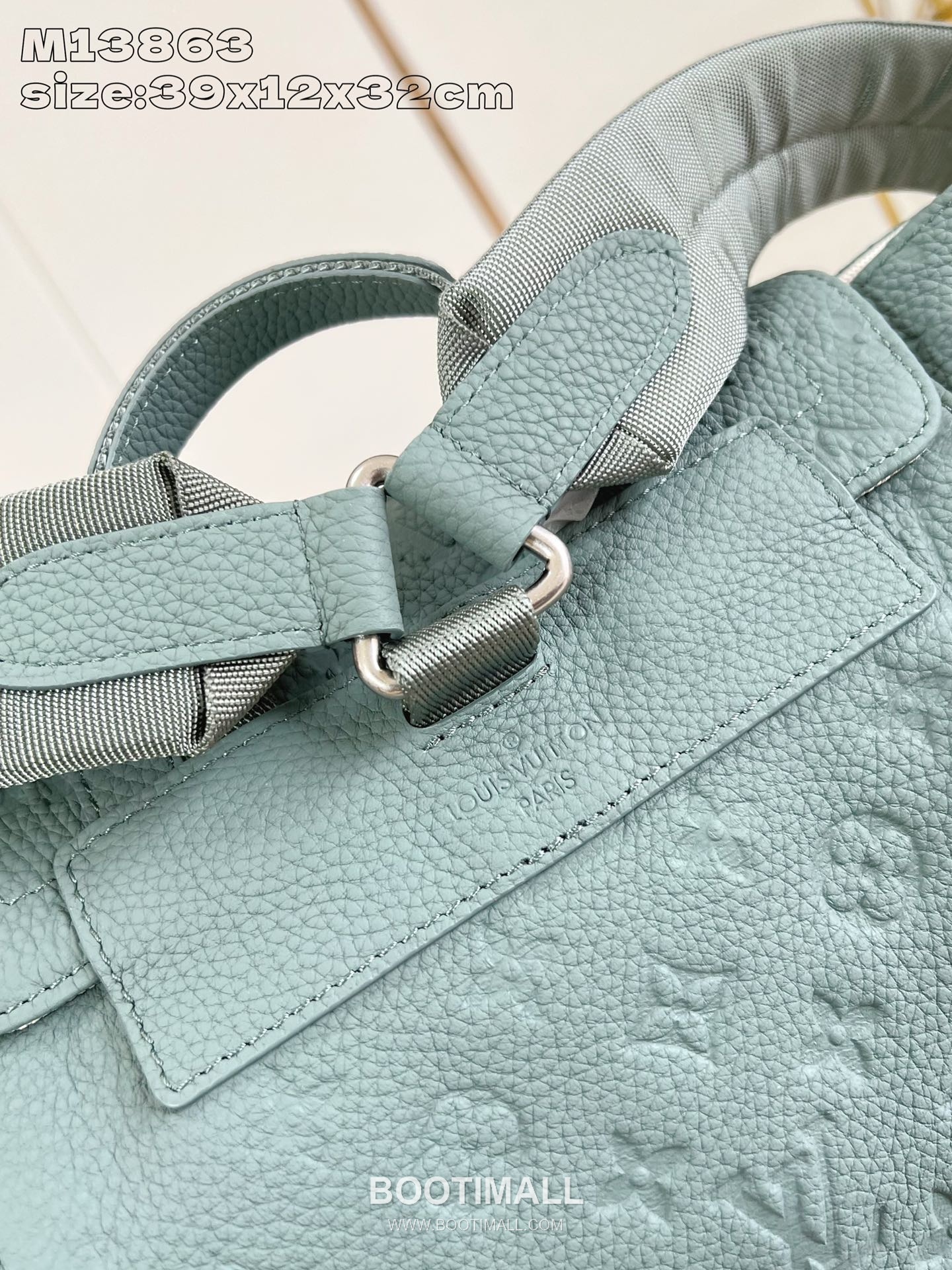 Louis Vuitton Christopher Taurillon Leather Backpack with Side Pocket Strap Detail 루이비통 크리스토퍼 타우릴론 레더 백팩 M13863 32cm 5