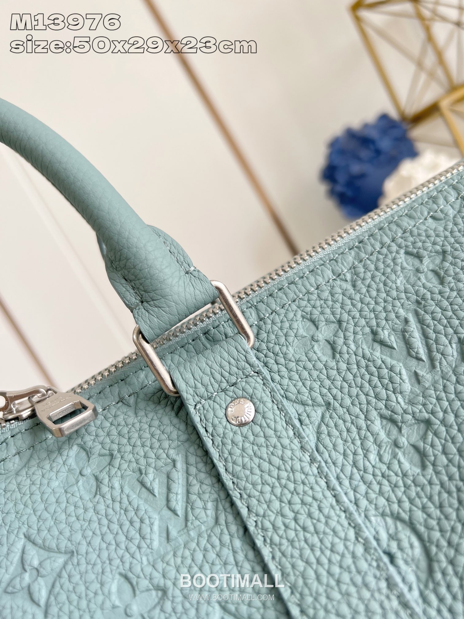 Louis Vuitton Keepall Bandoulière 50 Taurillon Monogram Leather Duffle Bag with Strap Detail 루이비통 키폴 반둘리에 50 타우릴론 모노그램 레더 더플백 M13976 50cm 2