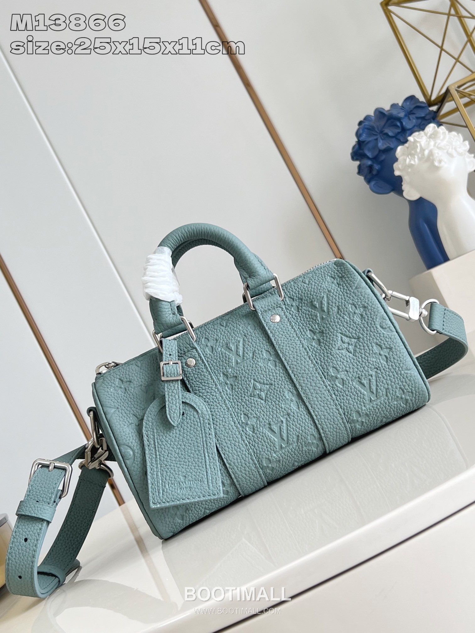 Louis Vuitton Keepall Bandoulière 25 Taurillon Leather Duffle Bag with Strap Detail 루이비통 키폴 반둘리에 25 타우릴론 레더 더플백 M13866 25cm 1