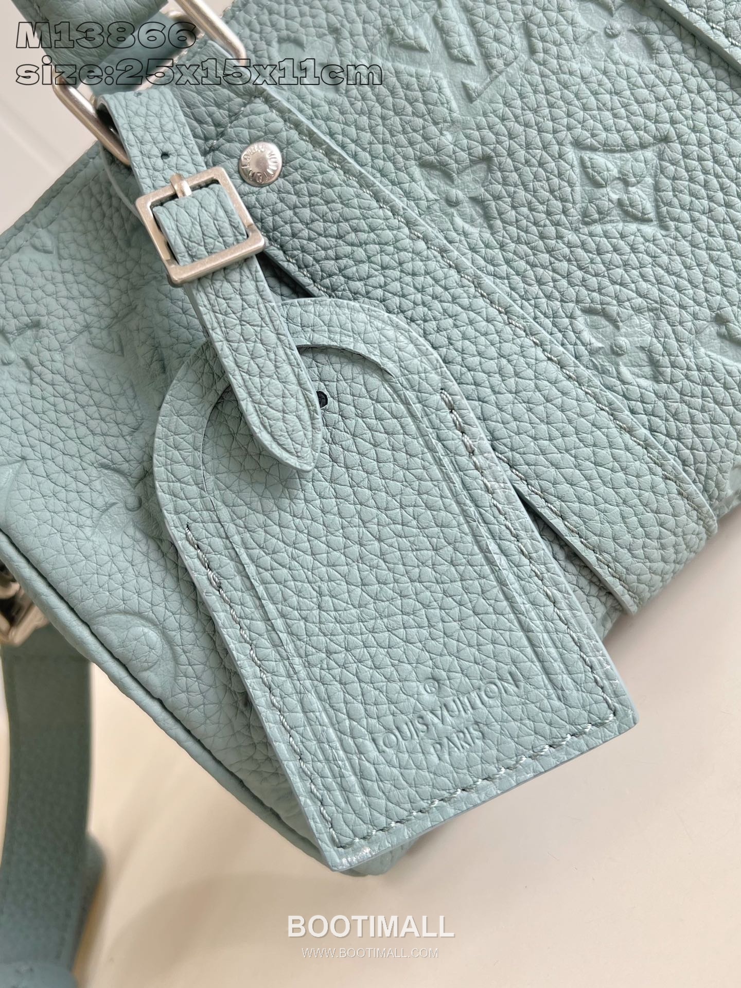 Louis Vuitton Keepall Bandoulière 25 Taurillon Leather Duffle Bag with Strap Detail 루이비통 키폴 반둘리에 25 타우릴론 레더 더플백 M13866 25cm 3