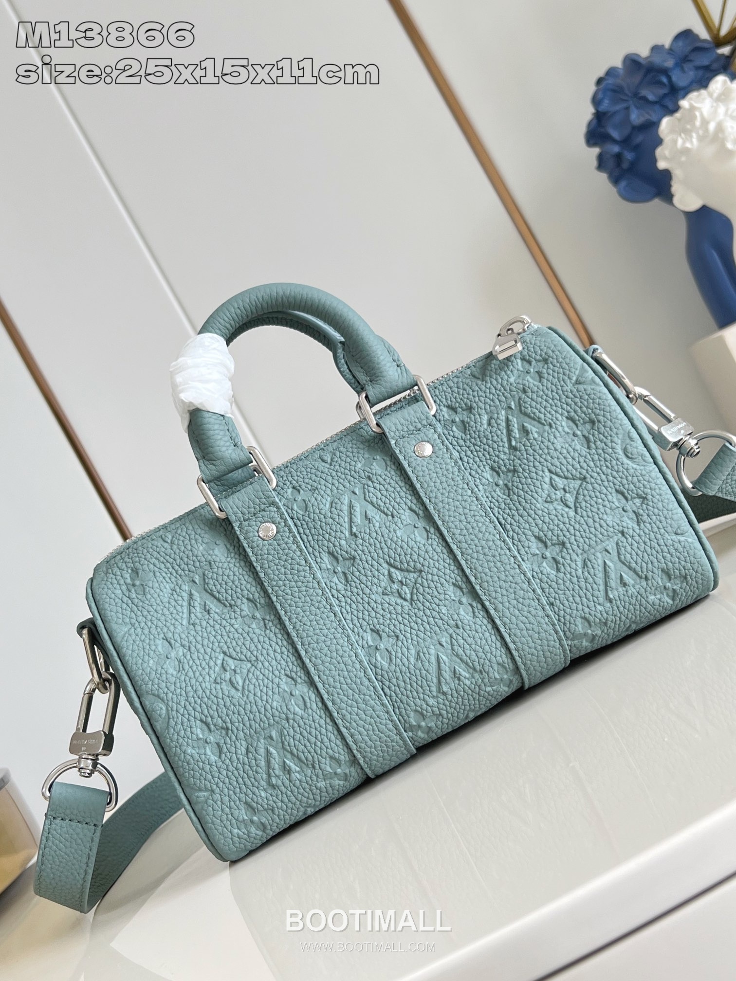 Louis Vuitton Keepall Bandoulière 25 Taurillon Leather Duffle Bag with Strap Detail 루이비통 키폴 반둘리에 25 타우릴론 레더 더플백 M13866 25cm 6