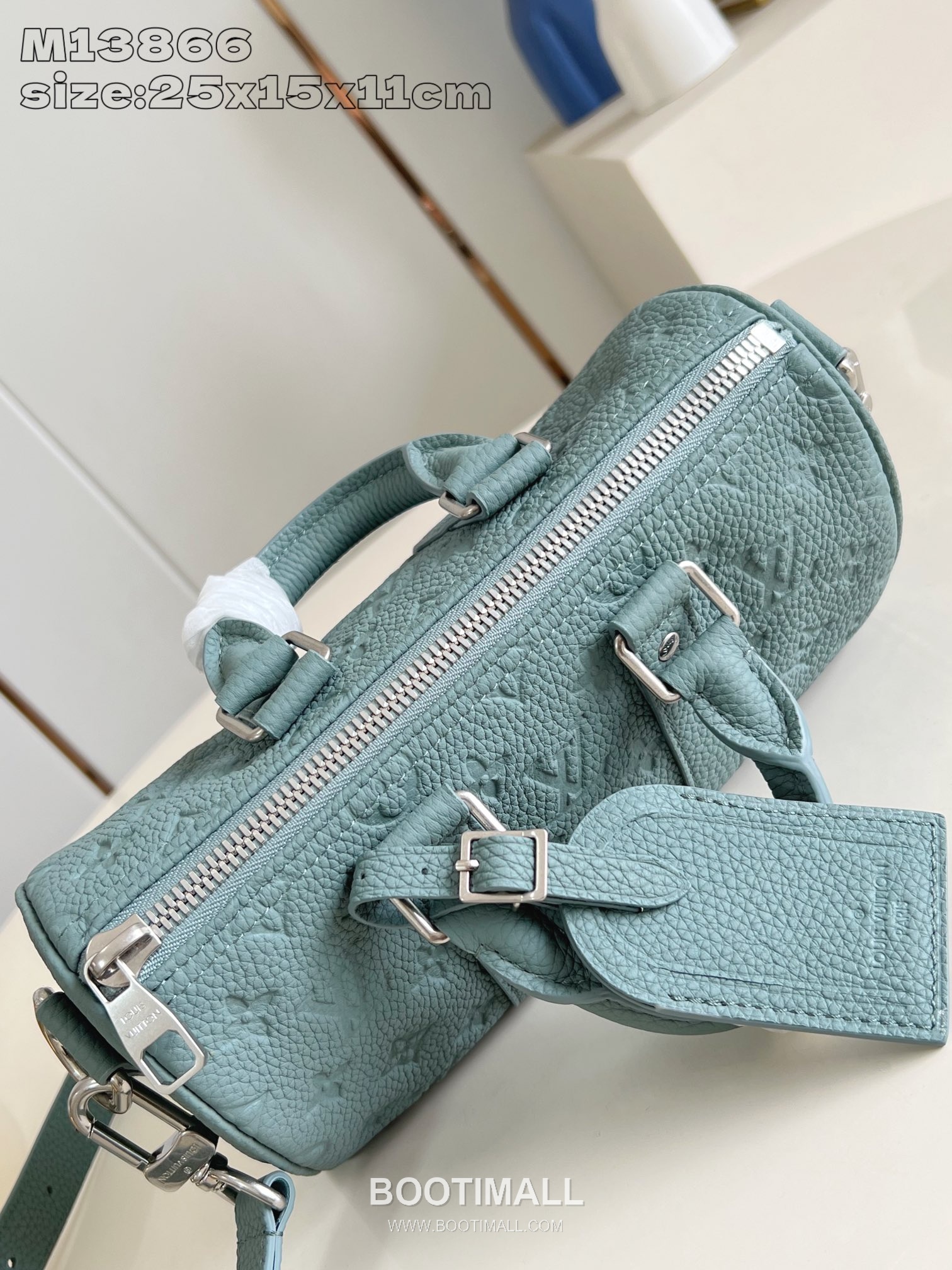 Louis Vuitton Keepall Bandoulière 25 Taurillon Leather Duffle Bag with Strap Detail 루이비통 키폴 반둘리에 25 타우릴론 레더 더플백 M13866 25cm 8