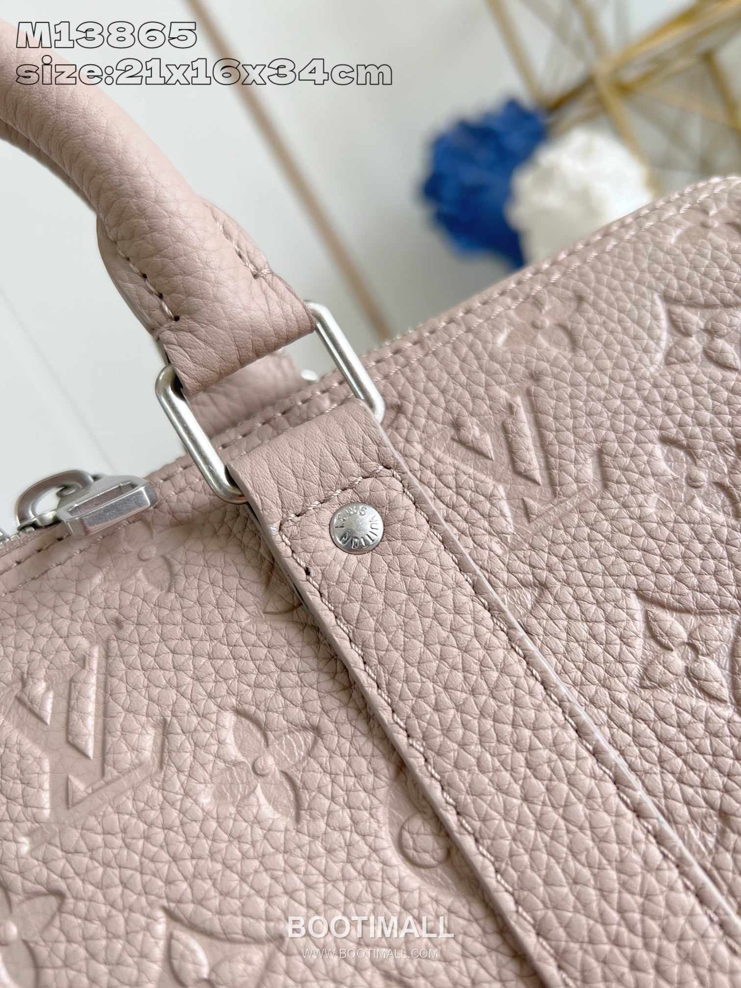 Louis Vuitton Keepall Bandoulière 35 Taurillon Leather Duffle Bag with Strap Tag Detail 루이비통 키폴 반둘리에 35 타우릴론 레더 더플백 M13865 34cm 2