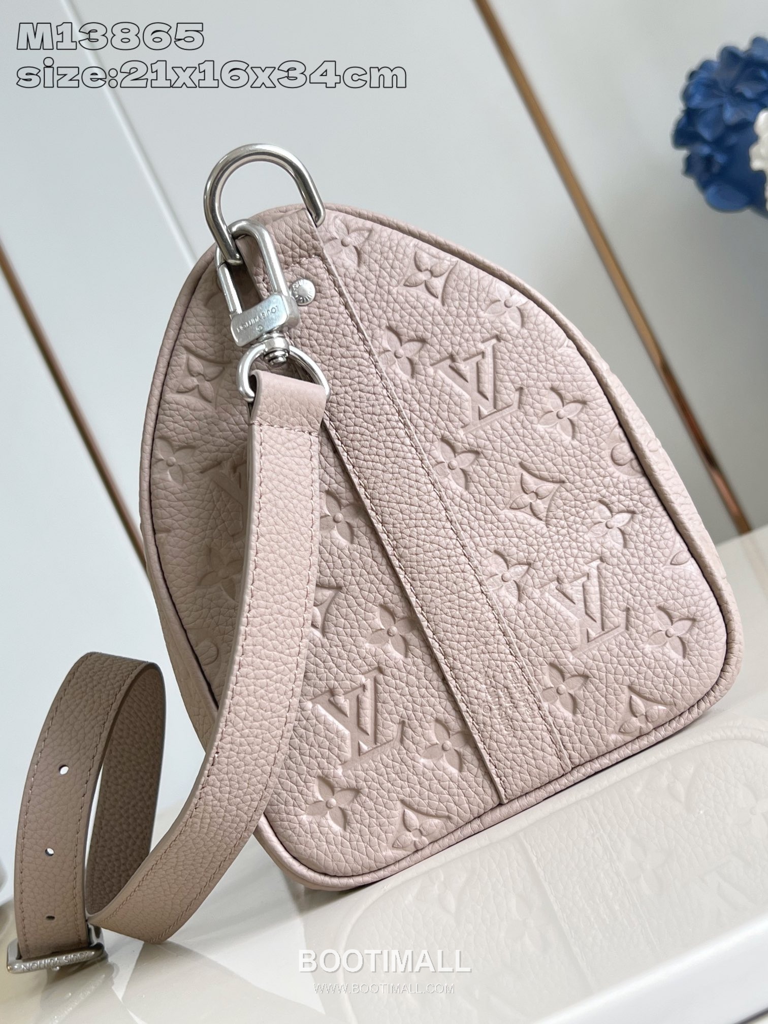 Louis Vuitton Keepall Bandoulière 35 Taurillon Leather Duffle Bag with Strap Tag Detail 루이비통 키폴 반둘리에 35 타우릴론 레더 더플백 M13865 34cm 4