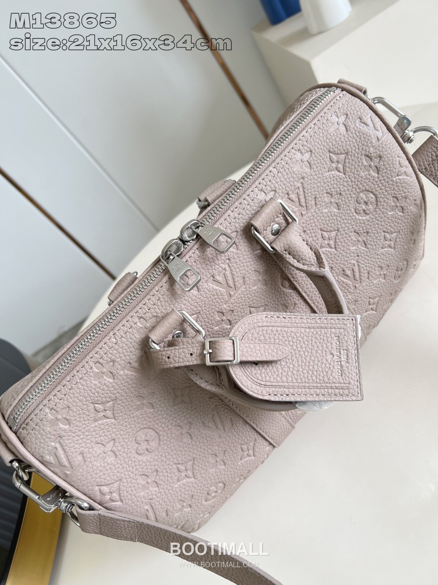 Louis Vuitton Keepall Bandoulière 35 Taurillon Leather Duffle Bag with Strap Tag Detail 루이비통 키폴 반둘리에 35 타우릴론 레더 더플백 M13865 34cm 7
