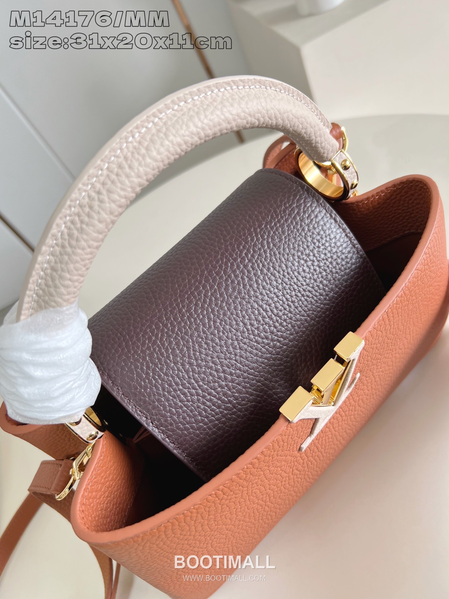 Louis Vuitton Capucines Taurillon Leather Top Handle Bag with Flap Logo Detail 루이비통 카퓌신 타우릴론 레더 탑핸들백 M14176 31cm 6
