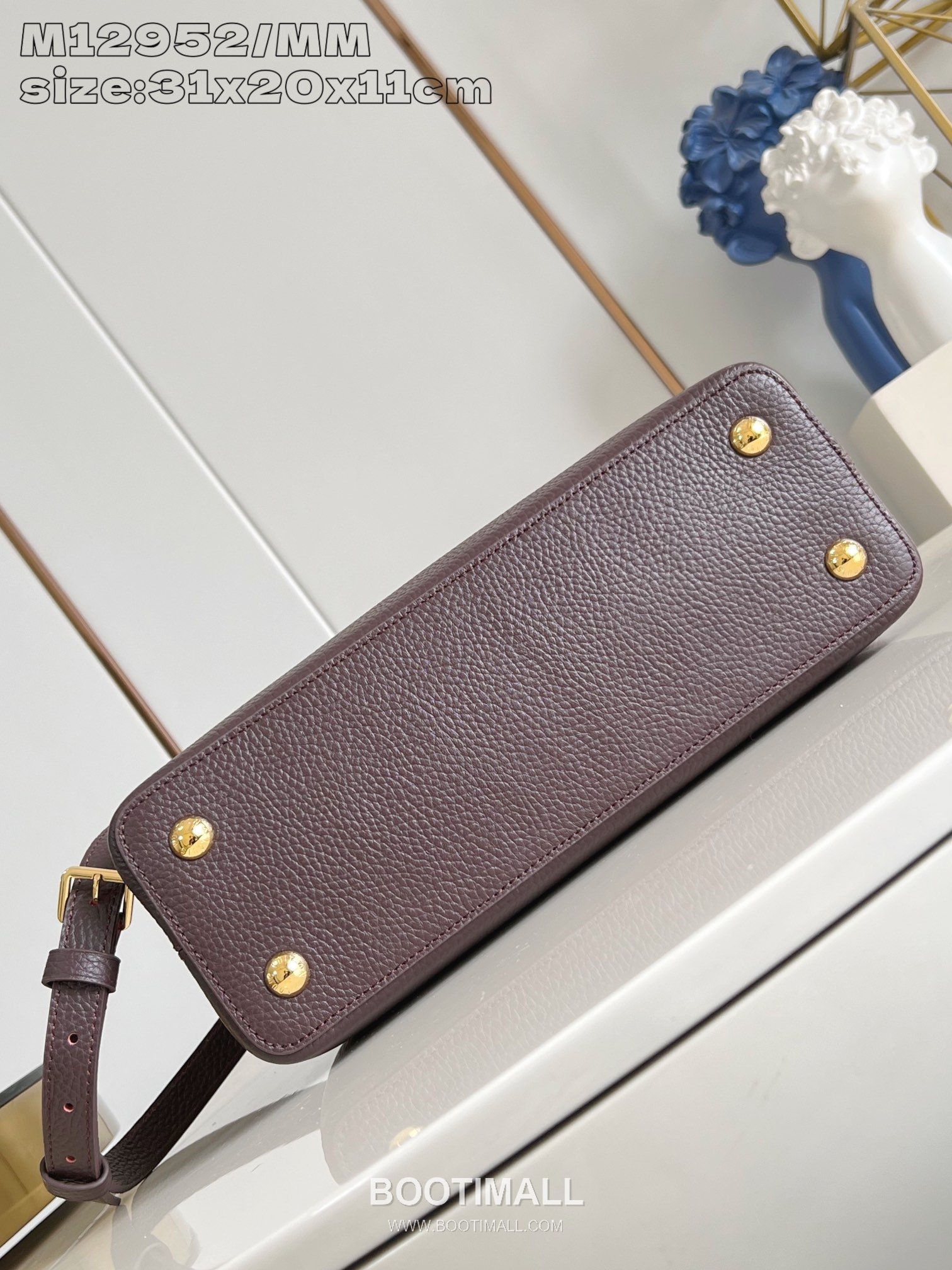 Louis Vuitton Capucines Taurillon Leather Top Handle Bag with Flap Logo Detail 루이비통 카퓌신 타우릴론 레더 탑핸들백 M14176 31cm 5