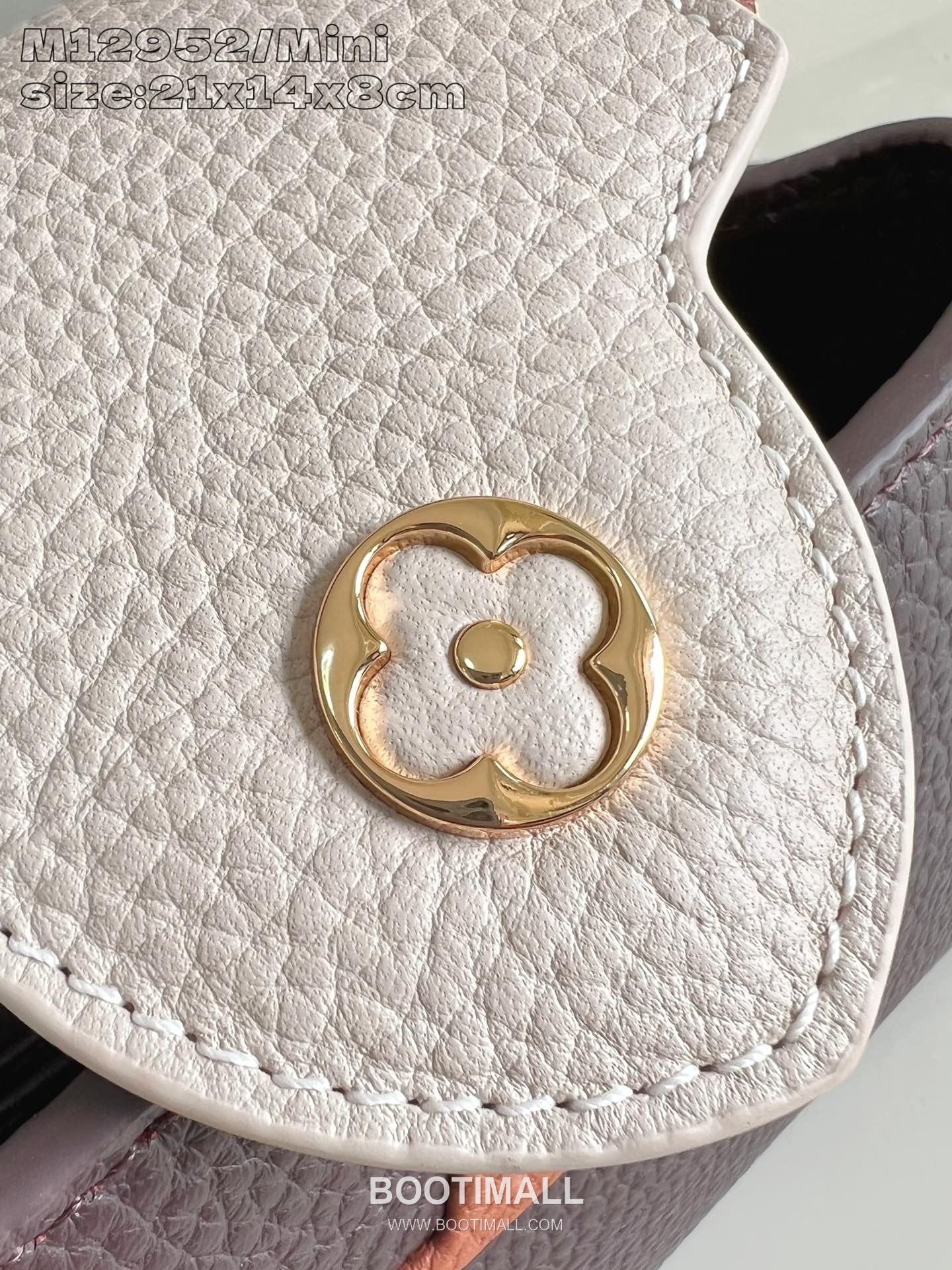 Louis Vuitton Capucines Taurillon Leather Top Handle Mini Bag with Flap Logo Detail 루이비통 카퓌신 타우릴론 레더 탑핸들 미니백 M14176 21cm 7