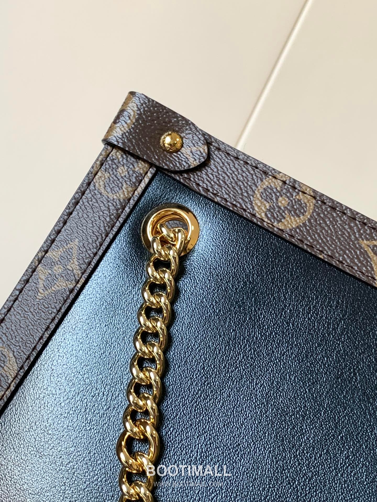 Louis Vuitton Nova Calfskin Leather Tote Bag with Chain Strap Monogram Canvas Trim 루이비통 노바 카프스킨 레더 토트백 M13137 37cm 6