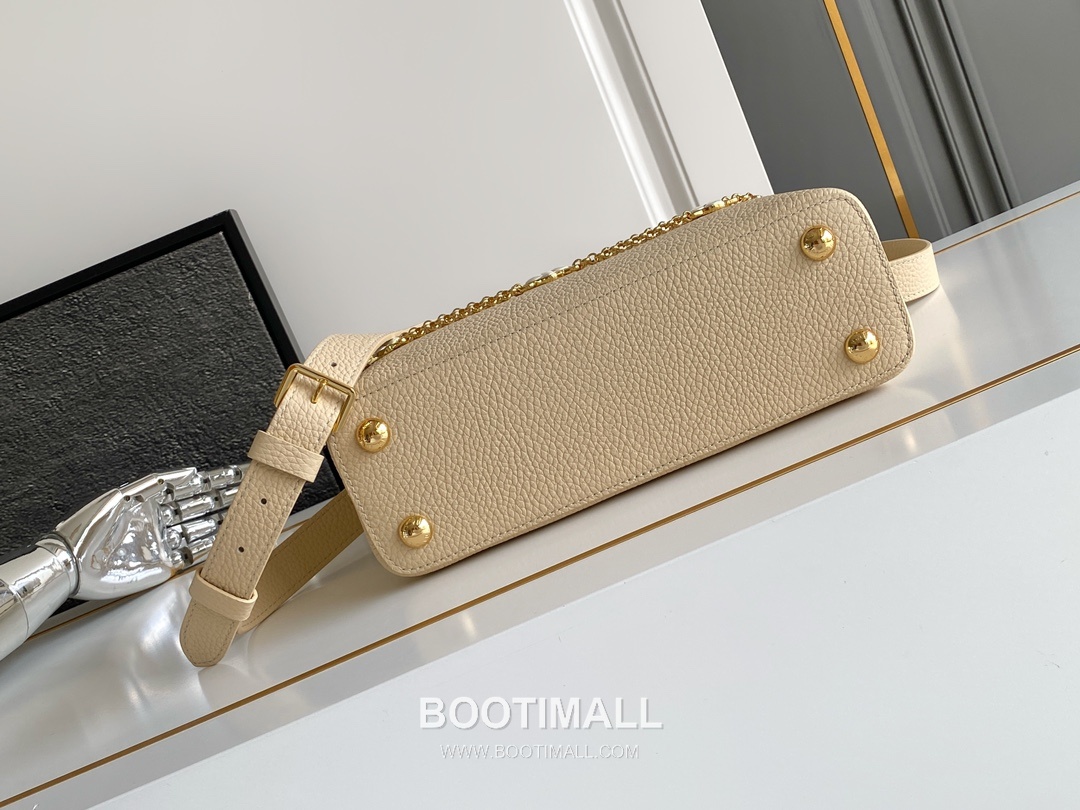 Louis Vuitton Calfskin Leather Top Handle Bag with Strap Lock Detail 루이비통 카프스킨 레더 탑핸들백 M25461 27cm 4