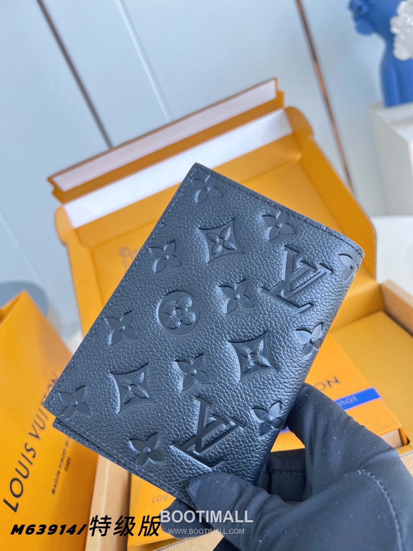 Louis Vuitton Passport Cover Monogram Canvas Wallet with Card Slot Pocket Detail 루이비통 패스포트 커버 모노그램 캔버스 카드슬롯 지갑 M63914 10cm 3