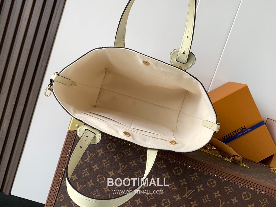 Louis Vuitton All In One Monogram Empreinte Calfskin Leather Hobo Tote Bag with Lock Tag Detail 루이비통 올인원 모노그램 앙프렝뜨 카프스킨 레더 호보 토트백 M29337 40cm 9