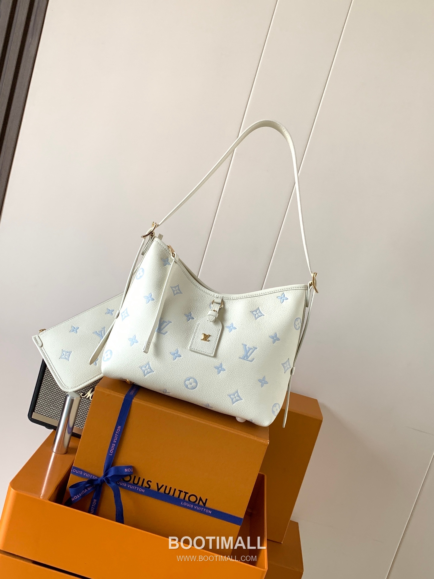 Louis Vuitton CarryAll PM Monogram Empreinte Calfskin Leather Hobo Tote Bag with Tag Strap Detail 루이비통 캐리올 PM 모노그램 앙프렝뜨 카프스킨 레더 호보 토트백 M27573 29cm 1
